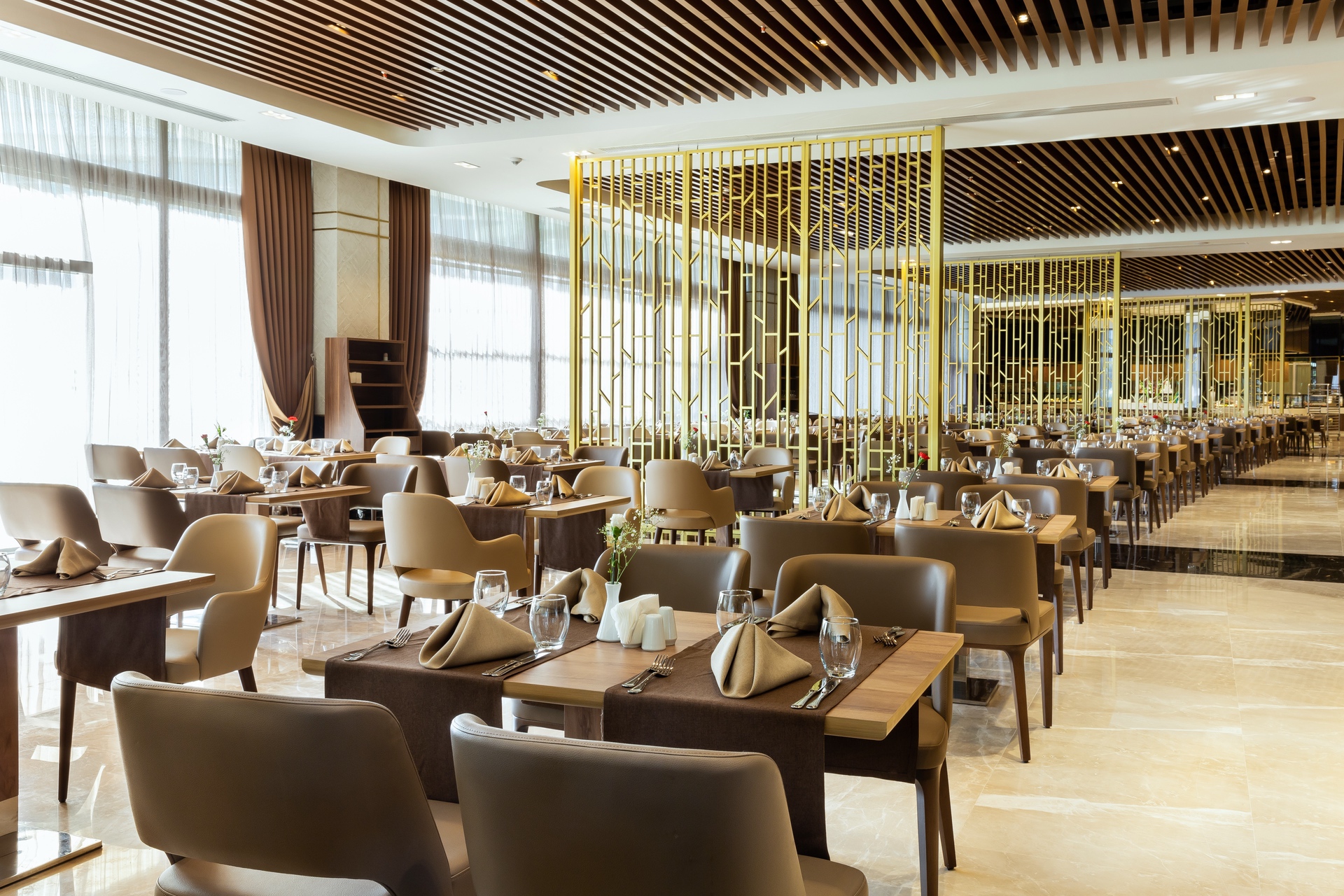 MAIN RESTAURANT 3